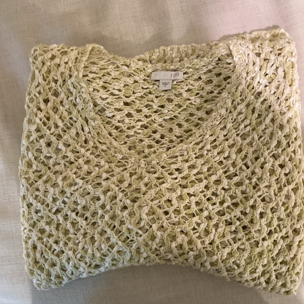 100% Cotton Sweater w 3/4 sleeves in greenish/yellowish color